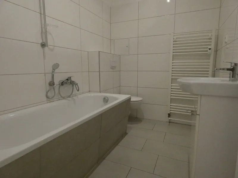 *Single-Wohnung*im Schiller-KIEZ mit eigenem Eingang im Erdgeschoss ! — photo 1